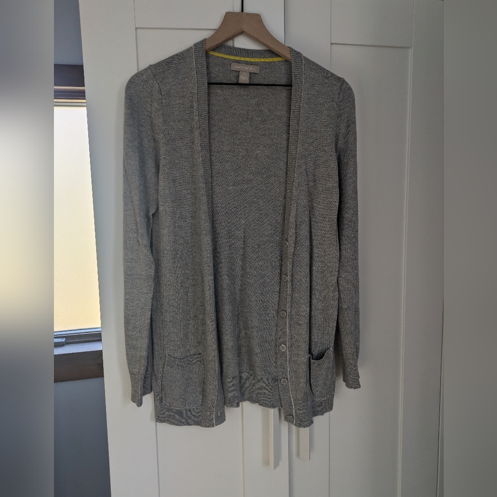 Banana Republic grey cardigan med